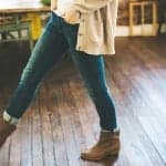 Enge Jeans weiten - durch Bewegung