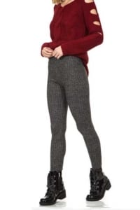 Kombination aus Hose und Leggings