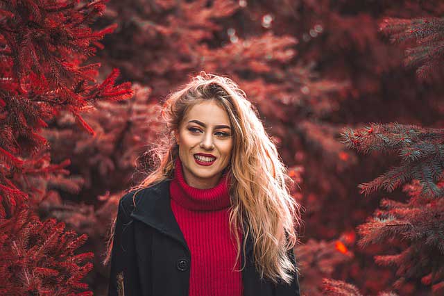 Roter Damenpullover