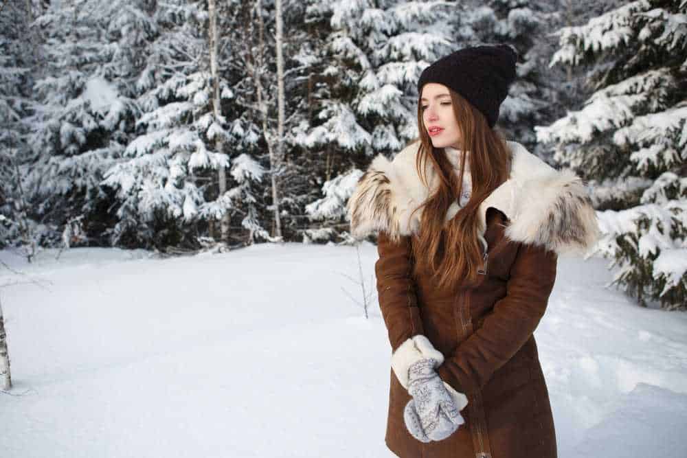 Jacke mit Pelzbesatz (de.depositphotos.com) Jacke mit Pelzbesatz (de.depositphotos.com)