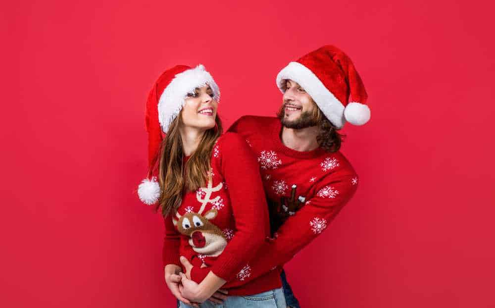 Weihnachtspullover mit Elch Motiv für Damen (de.depositphotos.com)